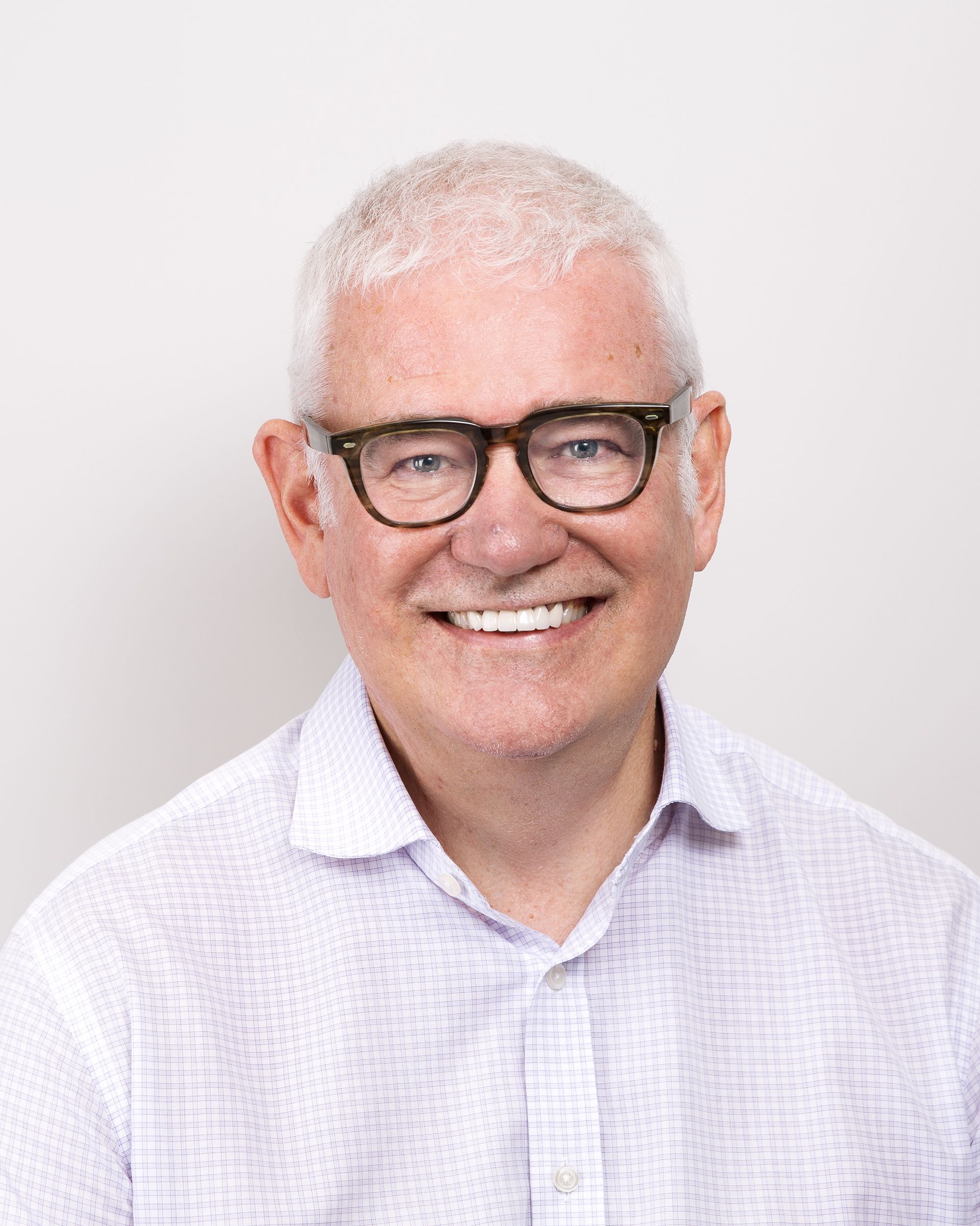 a purple swirl with the letter e inside of it .